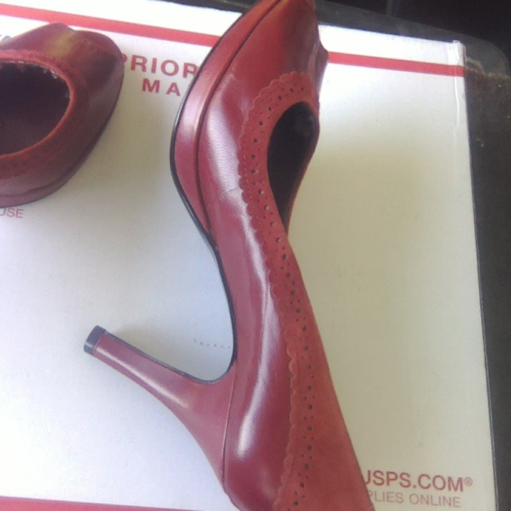 Bandolino Leather with suede trim burgundy red high heel peep toes. - Picture 5 of 9